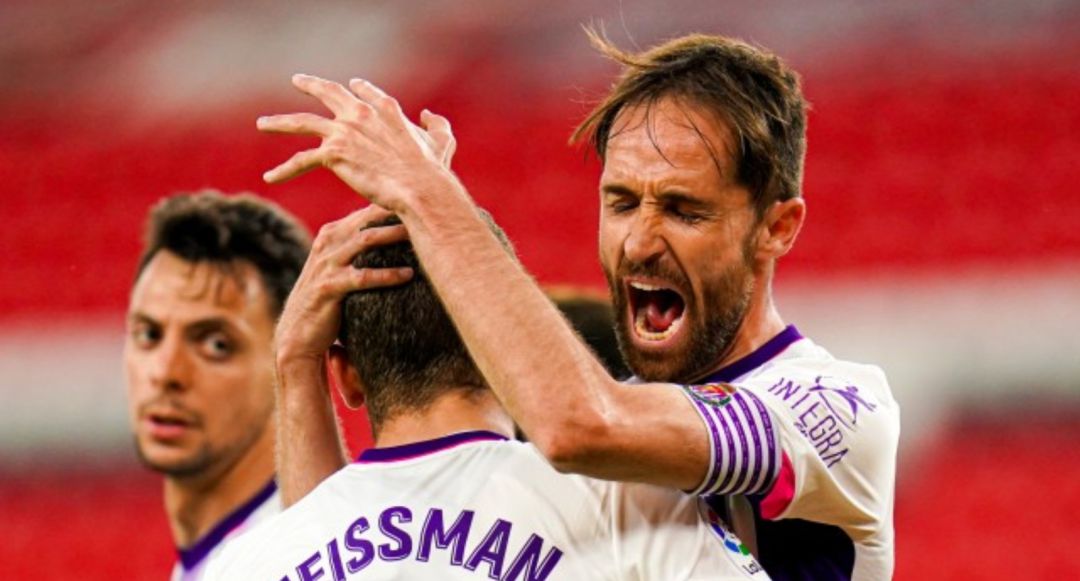 Míchel celebra un gol con Weissman Míchel celebra un gol con Weissman