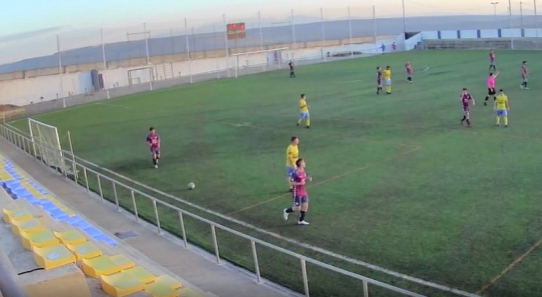 El Iliturgi reafirmó en el campo del Navas su condición de aspirante al ascenso. El Iliturgi reafirmó en el campo del Navas su condición de aspirante al ascenso.