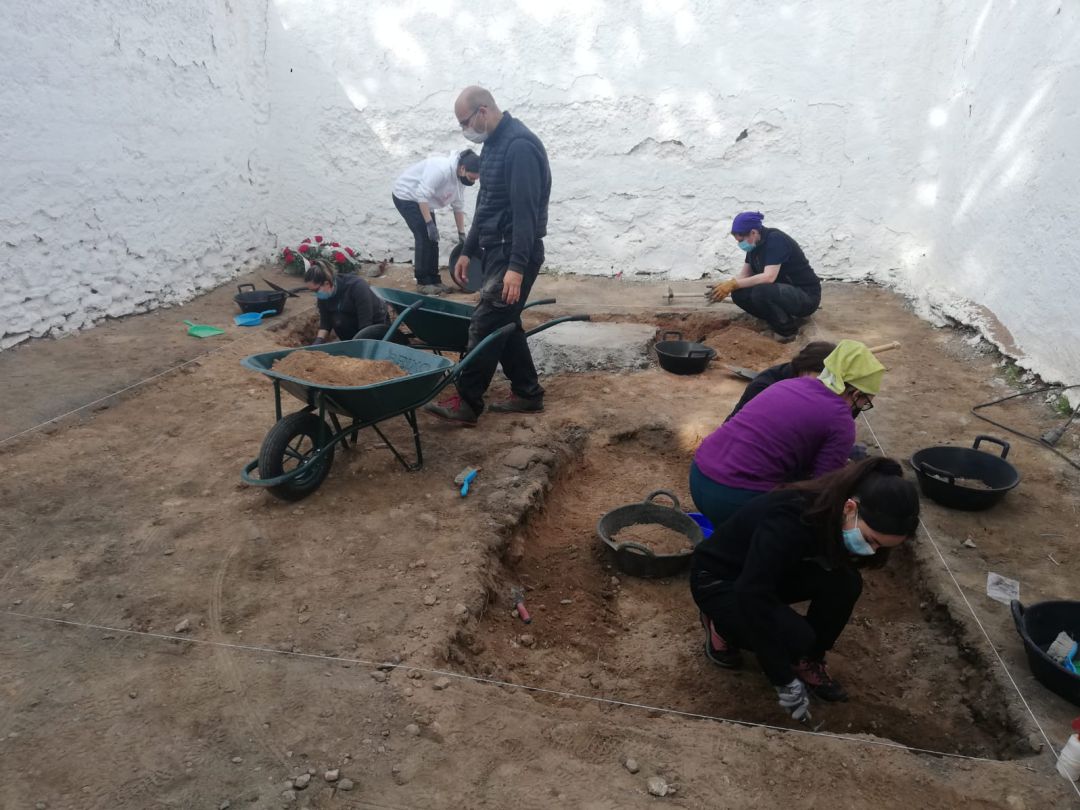 Un equipo de antropólogos y arqueólogos trabaja en la exhumación de 26 represaliados
Un equipo de antropólogos y arqueólogos trabaja en la exhumación de 26 represaliados