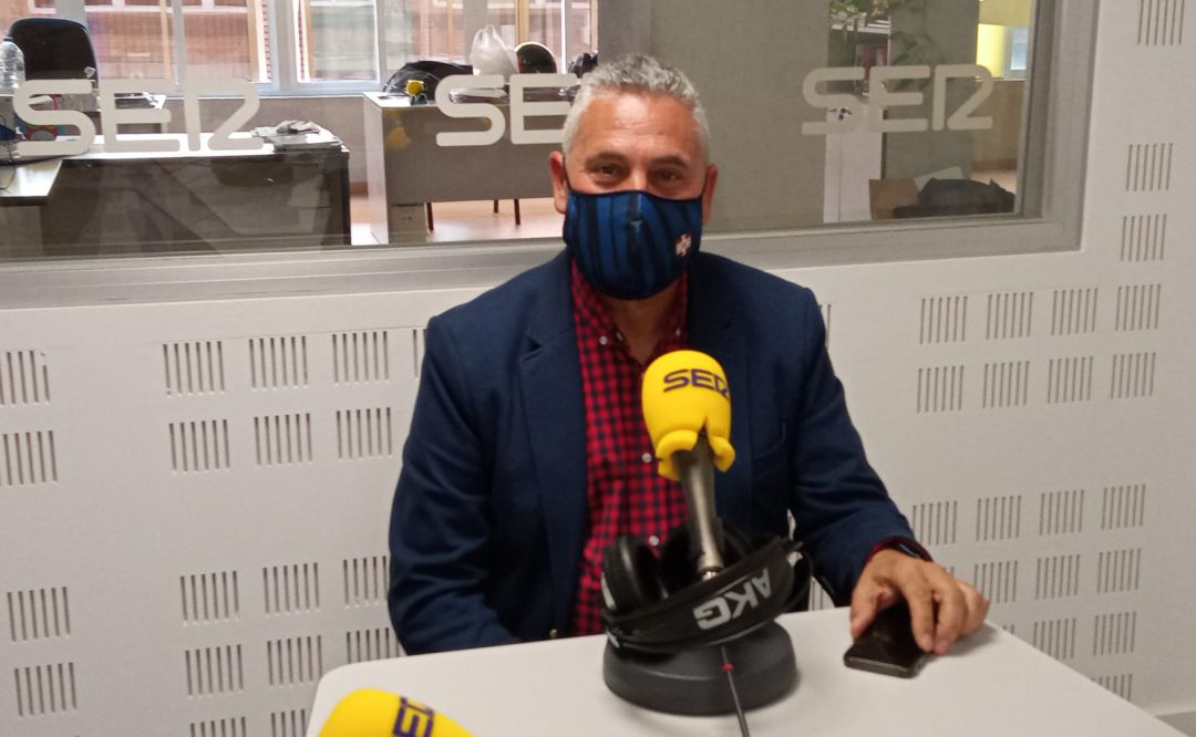 Máximo Sáez, Presidente del Calvo Sotelo, en los estudios de Cadena SER Puertollano Máximo Sáez, Presidente del Calvo Sotelo, en los estudios de Cadena SER Puertollano