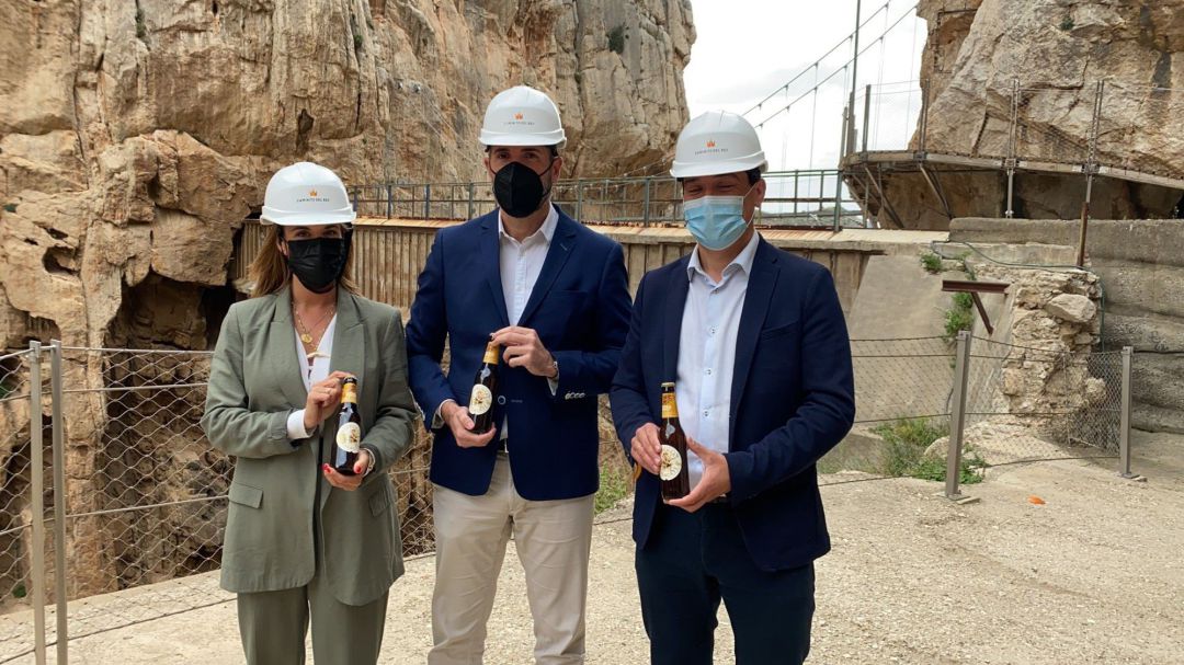 Presentación en el paraje de El Caminito del Rey del etiquetado de la nueva Cerveza Victoria en Málaga Presentación en el paraje de El Caminito del Rey del etiquetado de la nueva Cerveza Victoria en Málaga