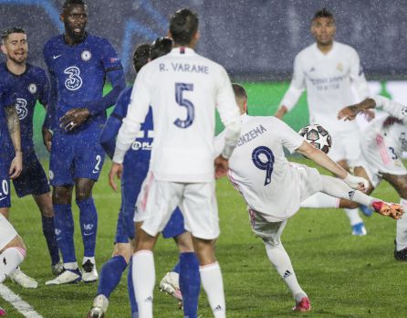 Benzema marcando el gol del empate en el partido de ida de semifinales de Champions ante el Chelsea. Benzema marcando el gol del empate en el partido de ida de semifinales de Champions ante el Chelsea.