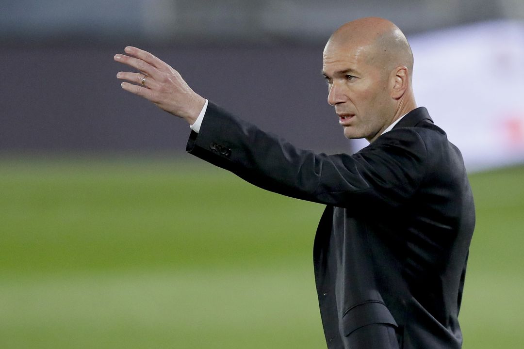 Zidane, durante el partido contra Osasuna. Zidane, durante el partido contra Osasuna.