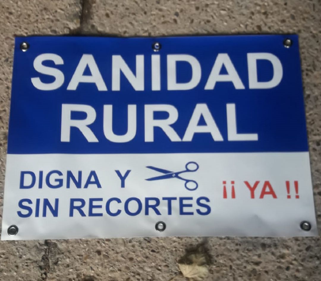 Cartel repartido en la zona de salud de Roa para reclamar soluciones a la falta de médicos Cartel repartido en la zona de salud de Roa para reclamar soluciones a la falta de médicos