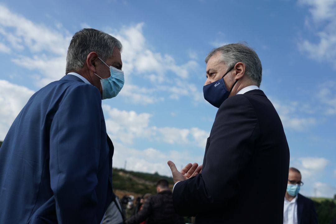 El presidente de Cantabria., Miguel Ängel Revilla con Iñigo Urkullu El presidente de Cantabria., Miguel Ängel Revilla con Iñigo Urkullu