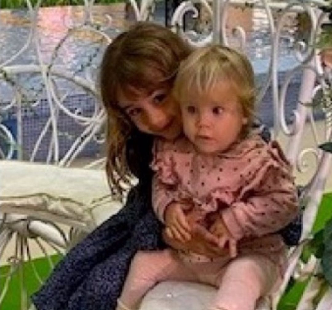 Anna y Olivia Anna y Olivia