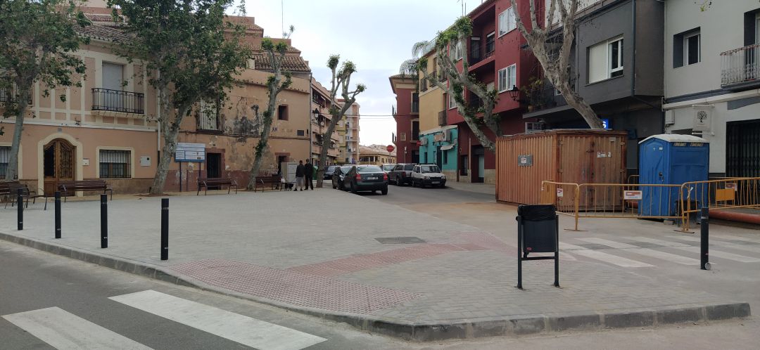 Estado actual de la plaza Valgamedios, tras la reurbanización. Estado actual de la plaza Valgamedios, tras la reurbanización.