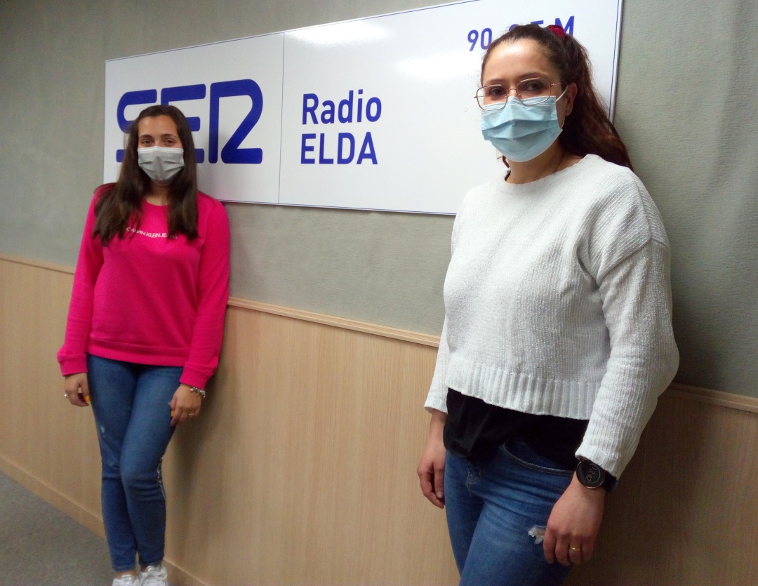 Mª Benjelloum y Patro Rodríguez, trabajadoras en AMFI Mª Benjelloum y Patro Rodríguez, trabajadoras en AMFI