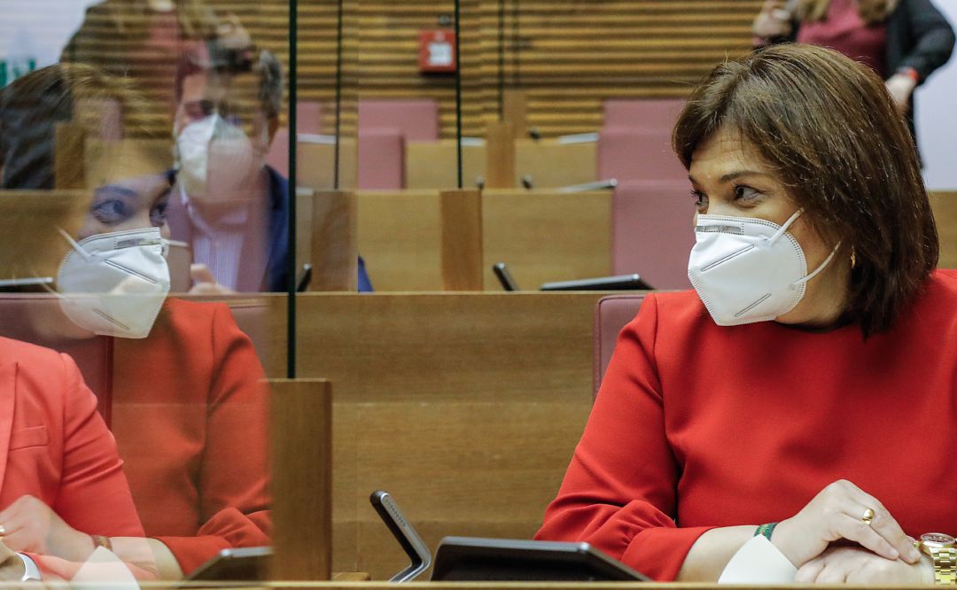 La líder del PPCV, Isabel Bonig, durante una sesión de control La líder del PPCV, Isabel Bonig, durante una sesión de control