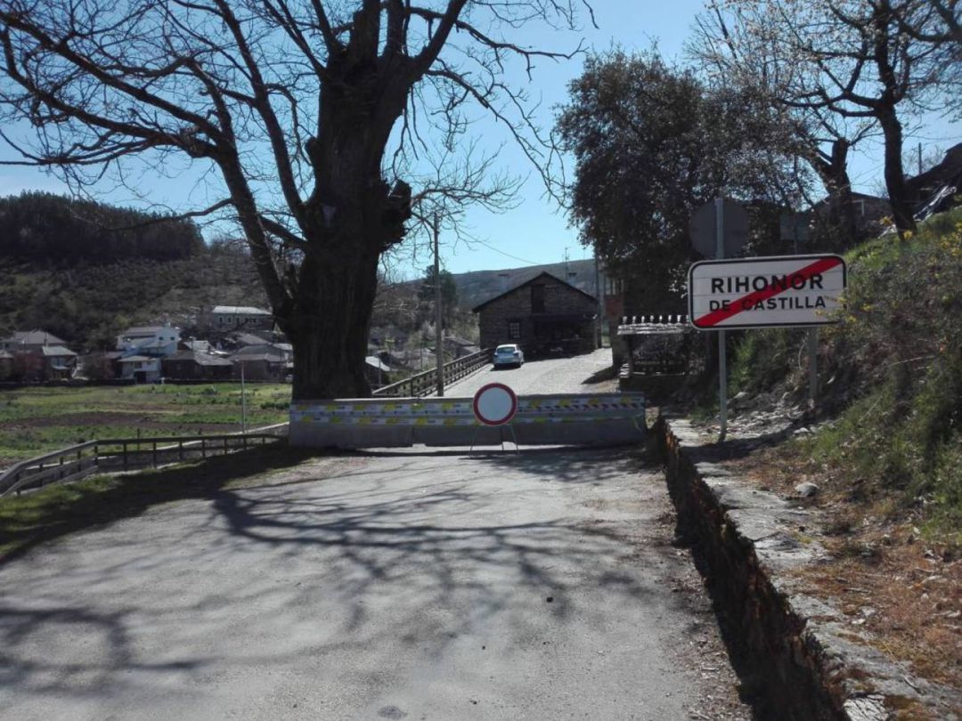 La frontera hispano-lusa cerrada durante el confianmiento en marzo de 2020 La frontera hispano-lusa cerrada durante el confianmiento en marzo de 2020