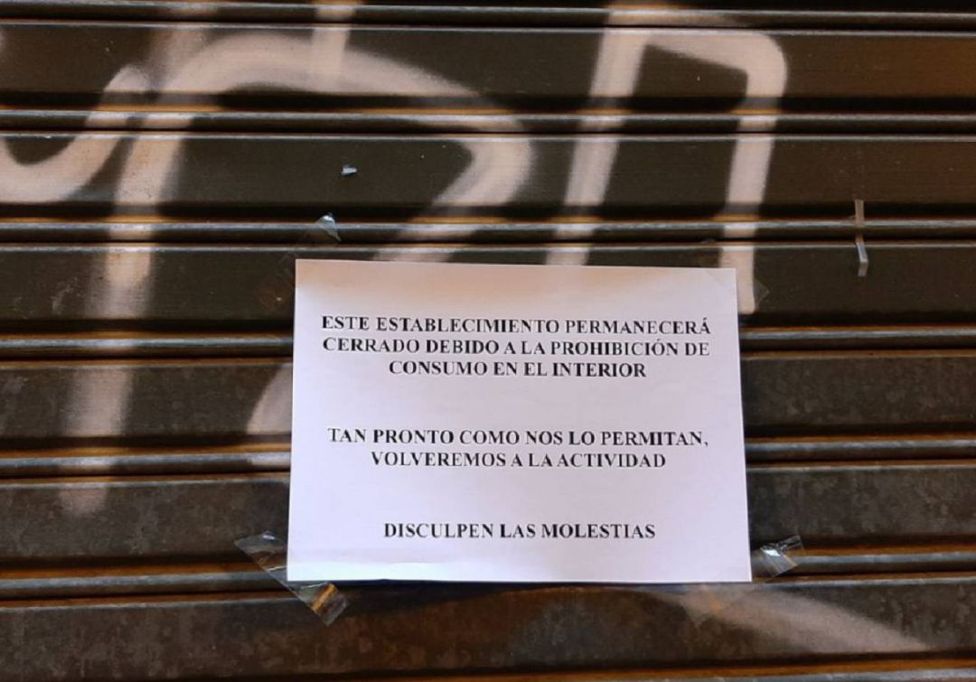 Imagen de archivo de un cartel en un establecimiento del Tubo de Zaragoza Imagen de archivo de un cartel en un establecimiento del Tubo de Zaragoza