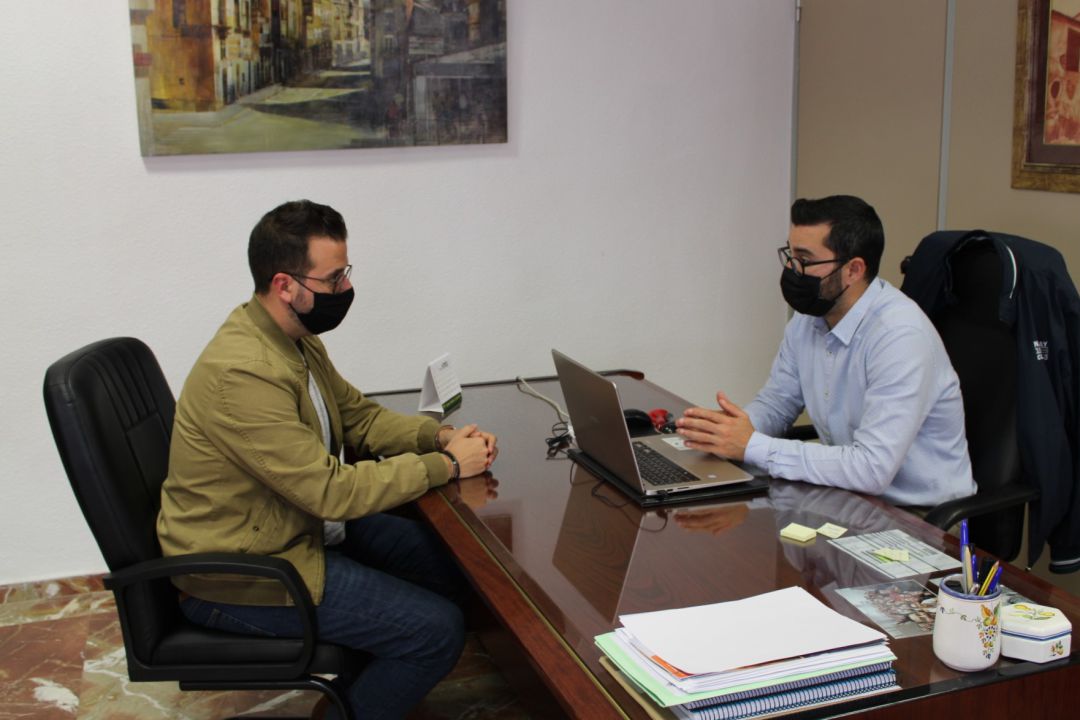 En mayo se llevarán a cabo mesas de trabajo con representantes de empresas del sector cerámico y del sector servicios y asociaciones locales En mayo se llevarán a cabo mesas de trabajo con representantes de empresas del sector cerámico y del sector servicios y asociaciones locales