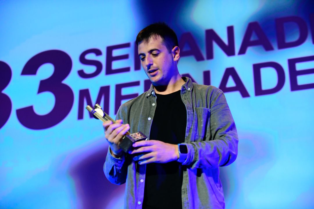 Pérez Sañudo recoge su premio en la pasada edición de la Semana de Cine de Medina Pérez Sañudo recoge su premio en la pasada edición de la Semana de Cine de Medina