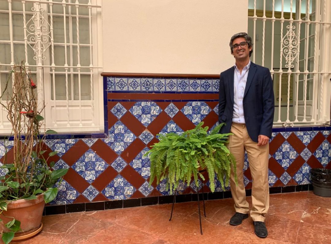 Doctor Antonio Medina, urólogo del grupo Suturo y del Hospital Vithas Sevilla Doctor Antonio Medina, urólogo del grupo Suturo y del Hospital Vithas Sevilla