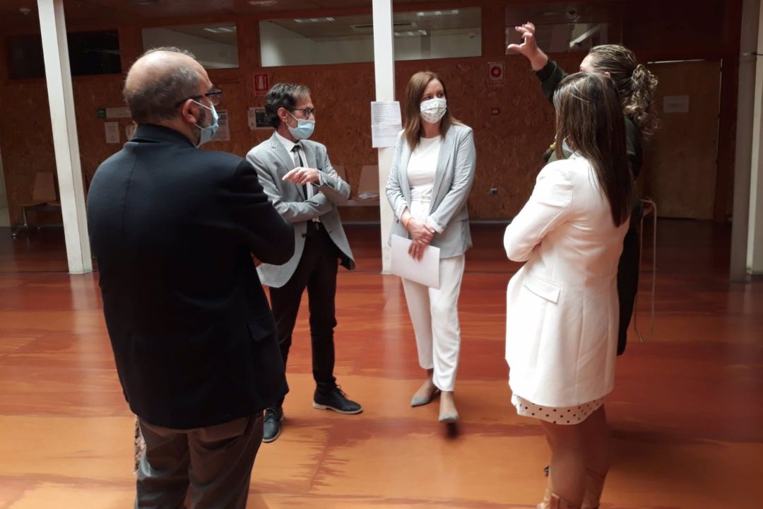 La delegada territorial de Regeneración, Justicia y Administración Local, Marián Adán, en la visita a los juzgados de Úbeda La delegada territorial de Regeneración, Justicia y Administración Local, Marián Adán, en la visita a los juzgados de Úbeda