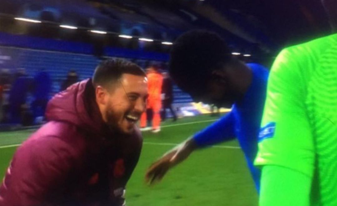 Hazard, en la imagen que se hizo viral tras la eliminación del Real Madrid en la Champions League. Hazard, en la imagen que se hizo viral tras la eliminación del Real Madrid en la Champions League.