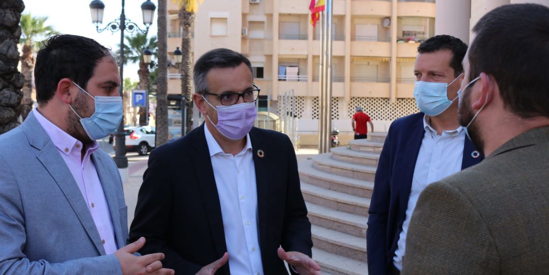 Diego Conesa con el alcalde de Los Alcázares, Mario Pérez Cervera Diego Conesa con el alcalde de Los Alcázares, Mario Pérez Cervera
