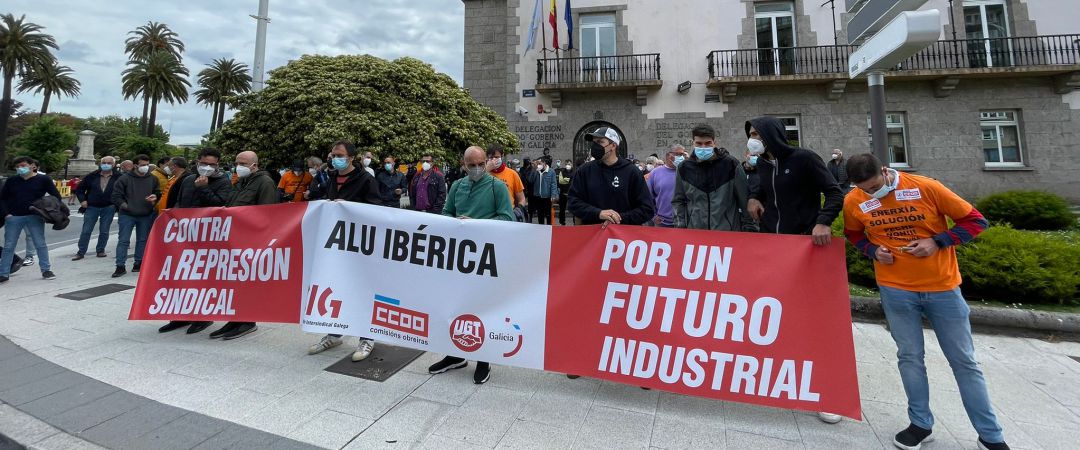 Concentración de los trabajadores de AluIbérica Concentración de los trabajadores de AluIbérica