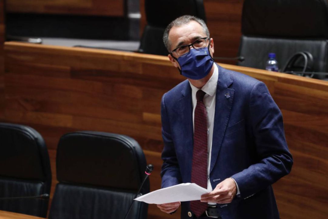 El consejero de Salud, Pablo Fernández, durante una intervención en la Junta. El consejero de Salud, Pablo Fernández, durante una intervención en la Junta.