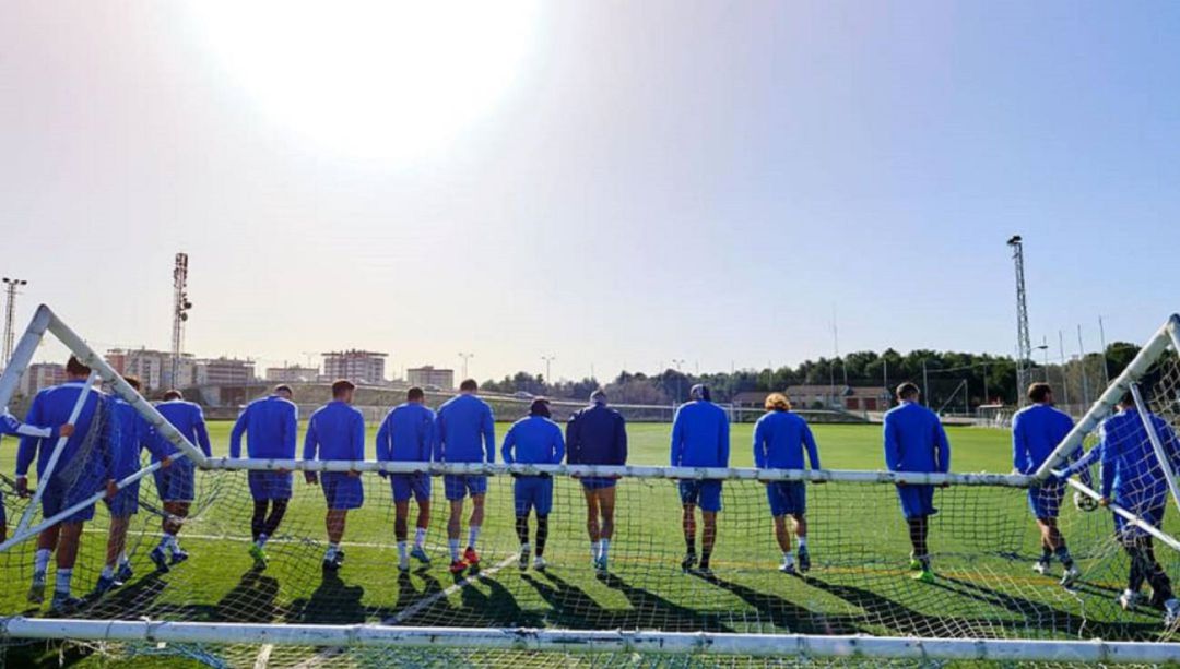La plantilla de la Arandina durante una sesión de trabajo de la presente temporada. La plantilla de la Arandina durante una sesión de trabajo de la presente temporada.