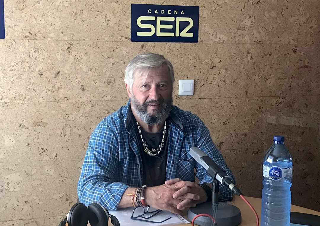 Carlos Neva, hoy, en los estudios de Radio Cádiz en El Puerto Carlos Neva, hoy, en los estudios de Radio Cádiz en El Puerto