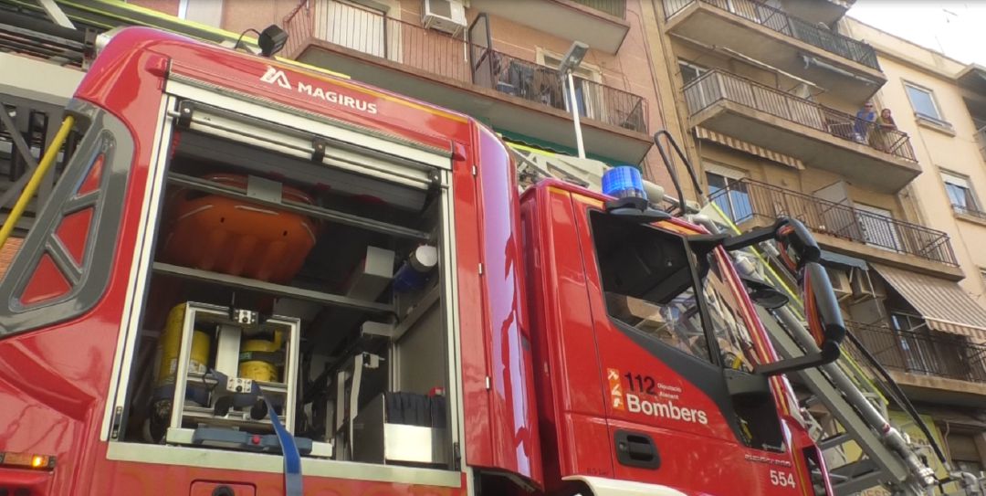 Incendio en la calle Jorge Juan en Elche Incendio en la calle Jorge Juan en Elche