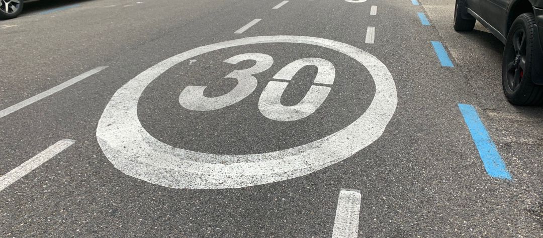 Entra en vigor el límite en vías urbanas Entra en vigor el límite en vías urbanas
