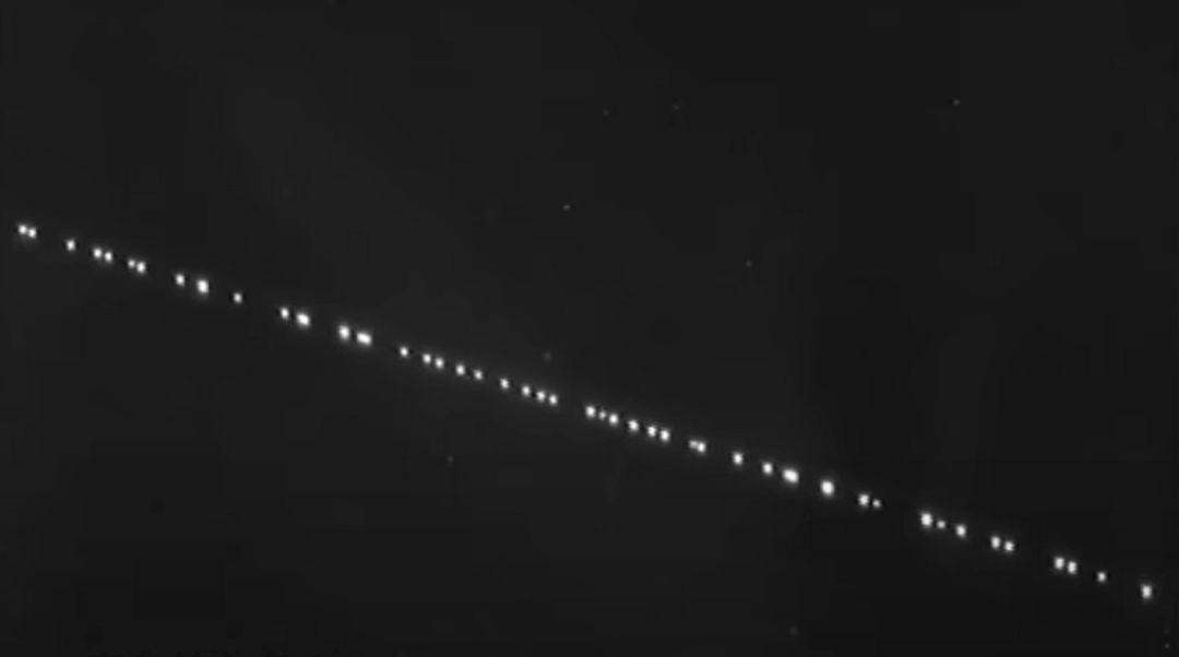 La hilera de luces fue vista por vecinos de diversos pueblos de Zamora y Madrid. La hilera de luces fue vista por vecinos de diversos pueblos de Zamora y Madrid.