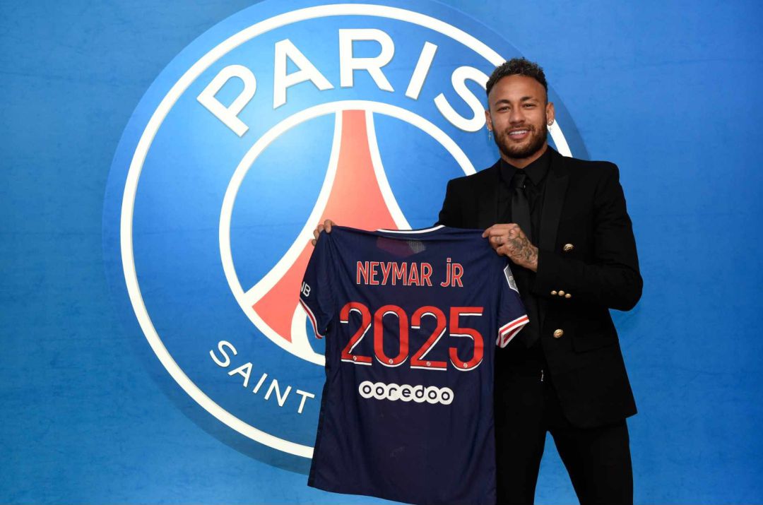 Neymar, en una foto con el PSG Neymar, en una foto con el PSG