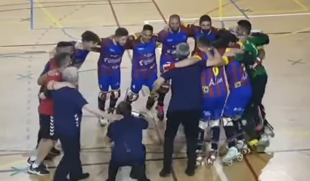 El PAS celebrando el ascenso a la Ok Liga El PAS celebrando el ascenso a la Ok Liga