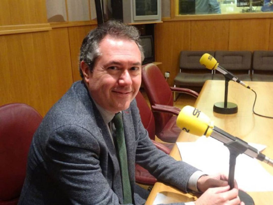 Imagen de archivo de Juan Espadas en Radio Sevilla Imagen de archivo de Juan Espadas en Radio Sevilla