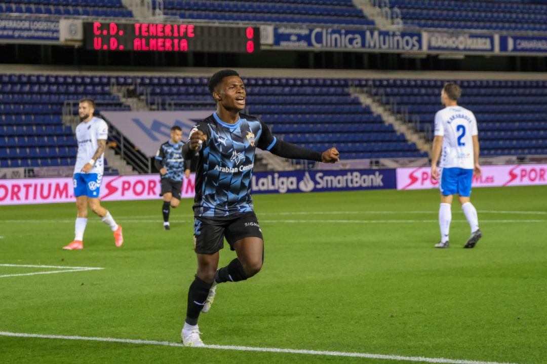 Largie Ramazani celebrando el gol de la victoria en Tenerife. Largie Ramazani celebrando el gol de la victoria en Tenerife.