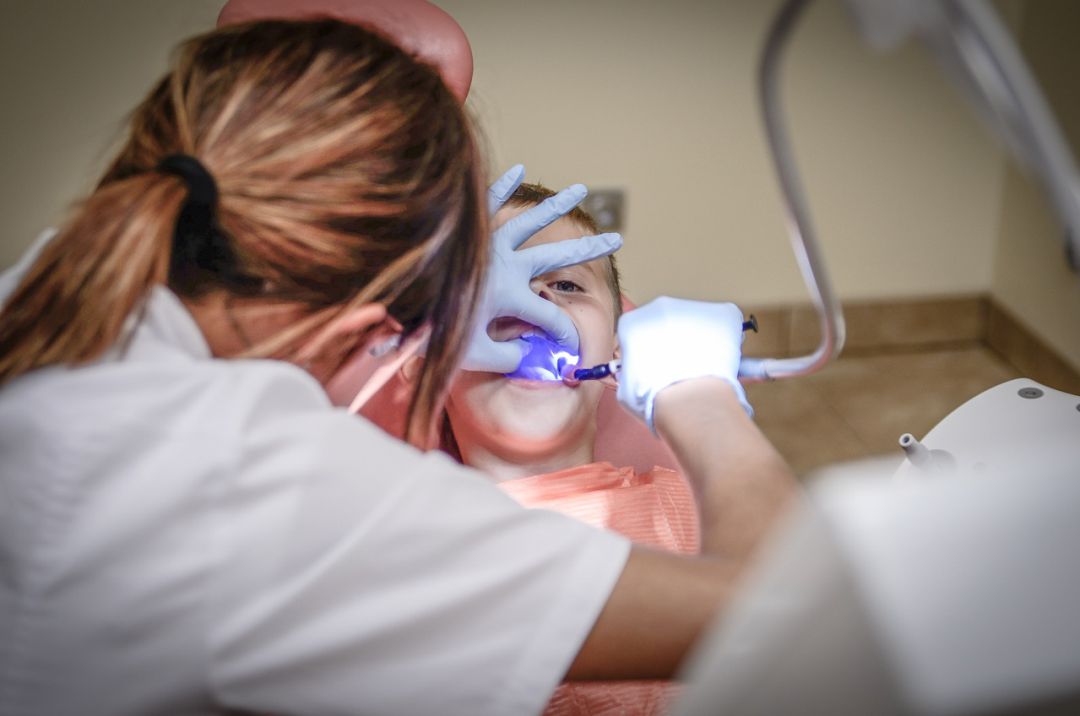 Desde hace tres años, más de 2.000 personas se han beneficiado del servicio de dentista municipal de Barcelona Desde hace tres años, más de 2.000 personas se han beneficiado del servicio de dentista municipal de Barcelona