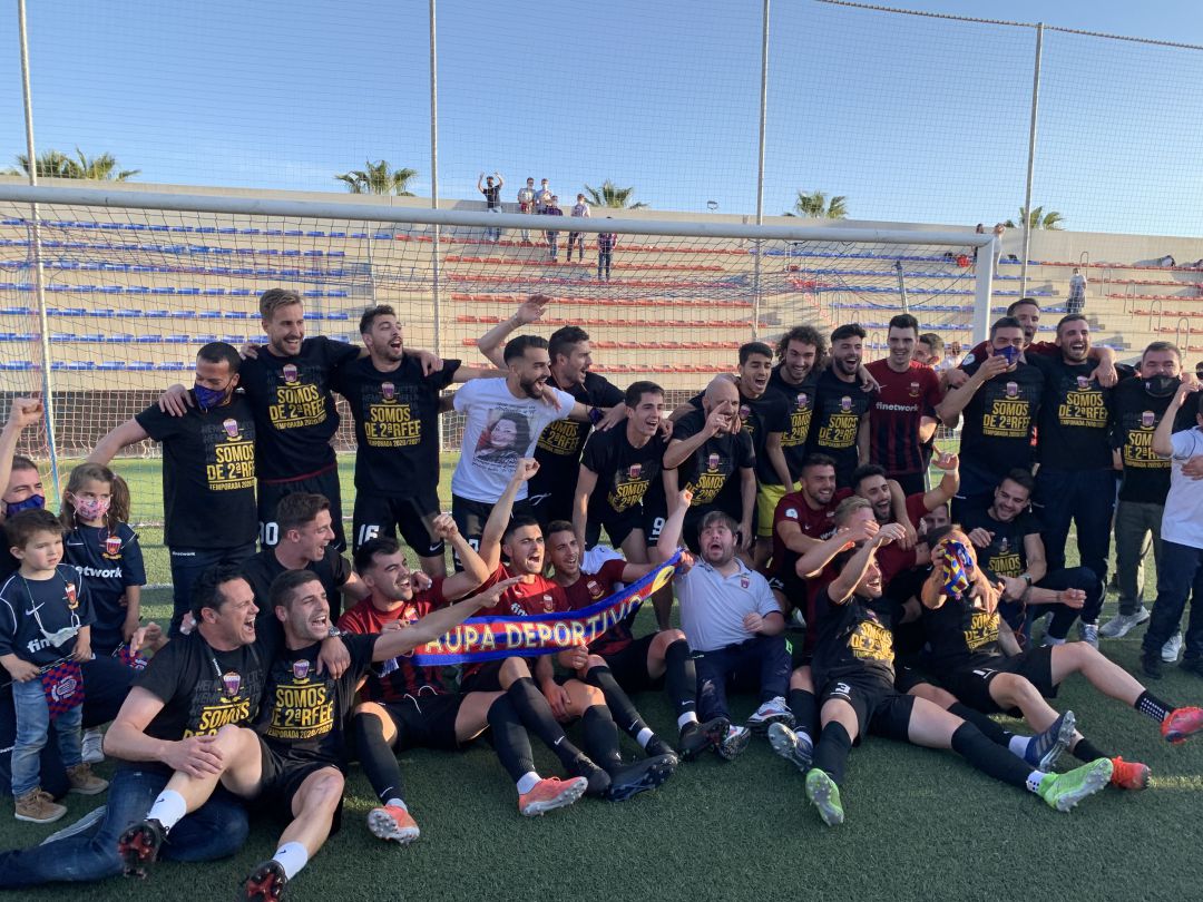 El C. D. Eldense logra el ascenso a Segunda RFEF al empatar contra la U. D. Alzira en el Nuevo Pepico Amat El C. D. Eldense logra el ascenso a Segunda RFEF al empatar contra la U. D. Alzira en el Nuevo Pepico Amat