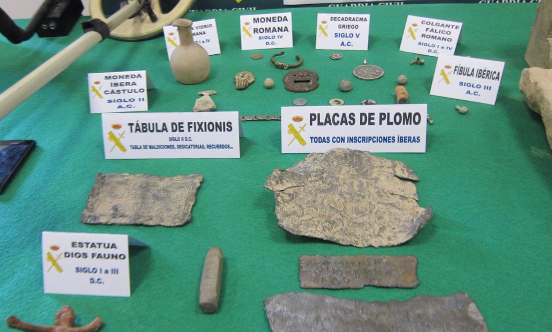 Algunas de las piezas recuperadas por la Guardia Civil. Algunas de las piezas recuperadas por la Guardia Civil.