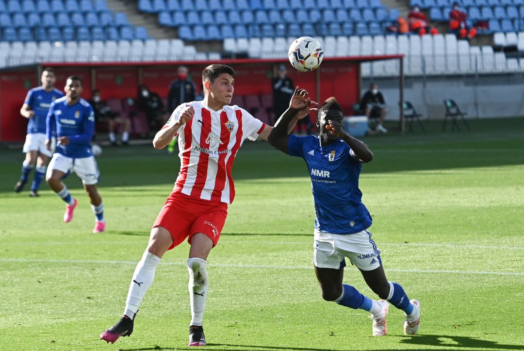 Jorge Cuenca venía de un error ante el Oviedo y se recuperó en Tenerife. Jorge Cuenca venía de un error ante el Oviedo y se recuperó en Tenerife.