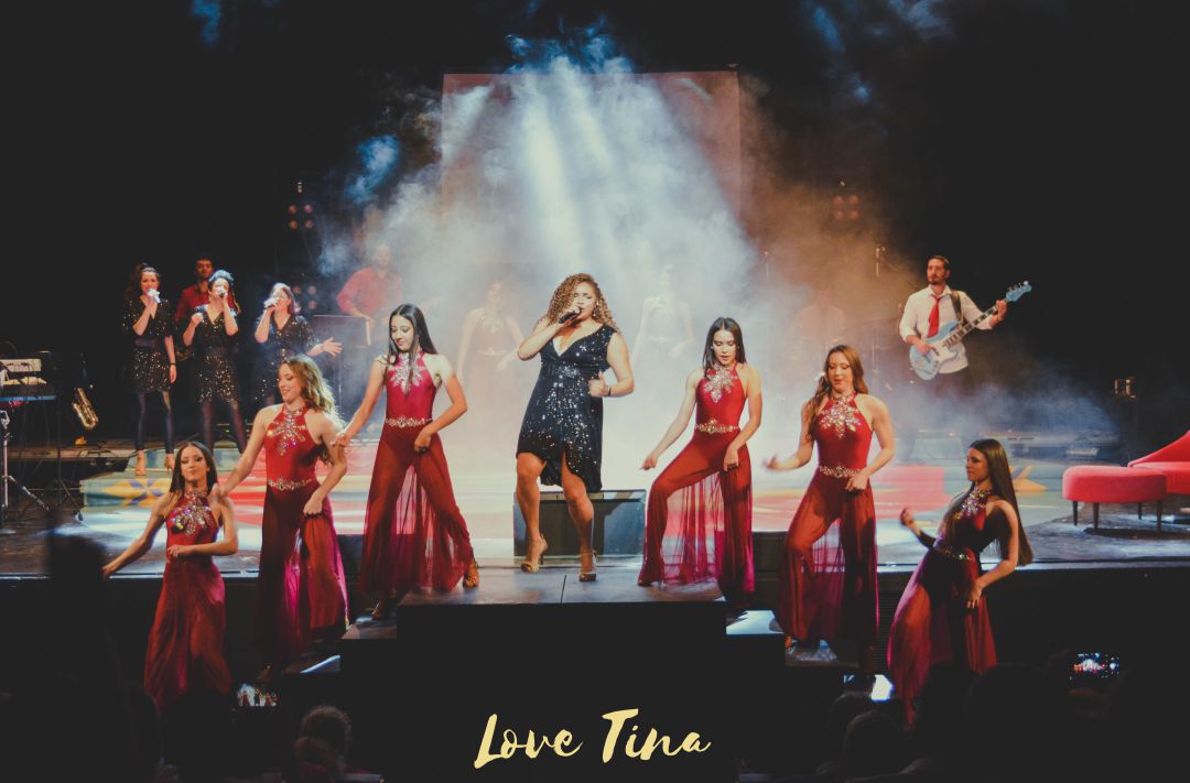 Actuación 'Love Tina' Actuación 'Love Tina'