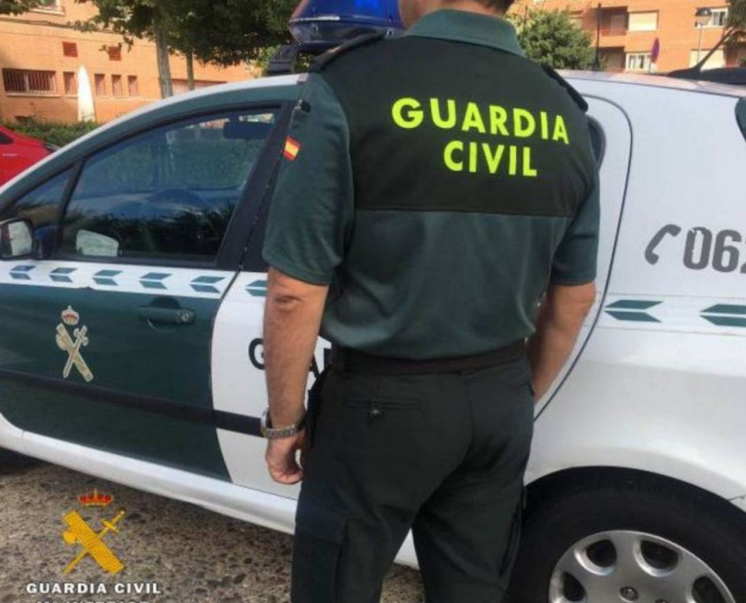 Imagen de archivo de una patrulla de la Guardia Civil Imagen de archivo de una patrulla de la Guardia Civil