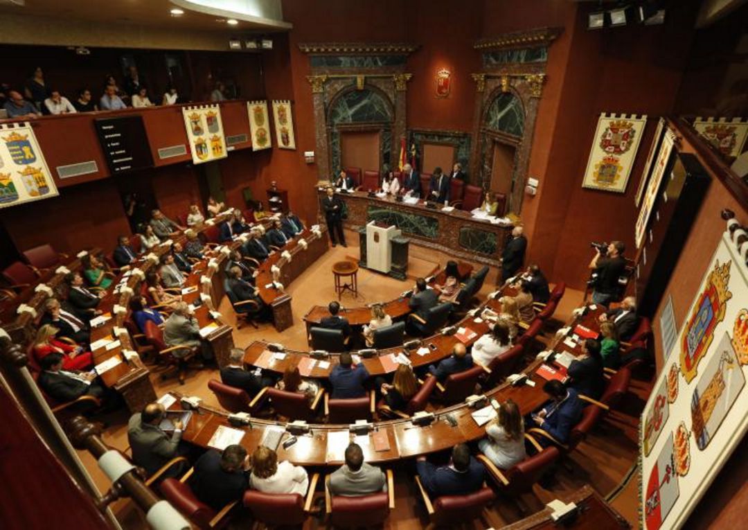 Pleno en la Asamblea Regional, en una foto de archivo Pleno en la Asamblea Regional, en una foto de archivo