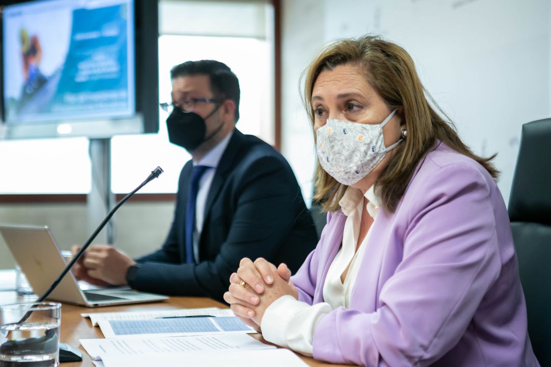 La consejera de Educación, Cultura y Deportes, Rosa Ana Rodríguez, informa, en rueda de prensa, sobre las nuevas infraestructuras educativas de Castilla-La Mancha. La consejera de Educación, Cultura y Deportes, Rosa Ana Rodríguez, informa, en rueda de prensa, sobre las nuevas infraestructuras educativas de Castilla-La Mancha.