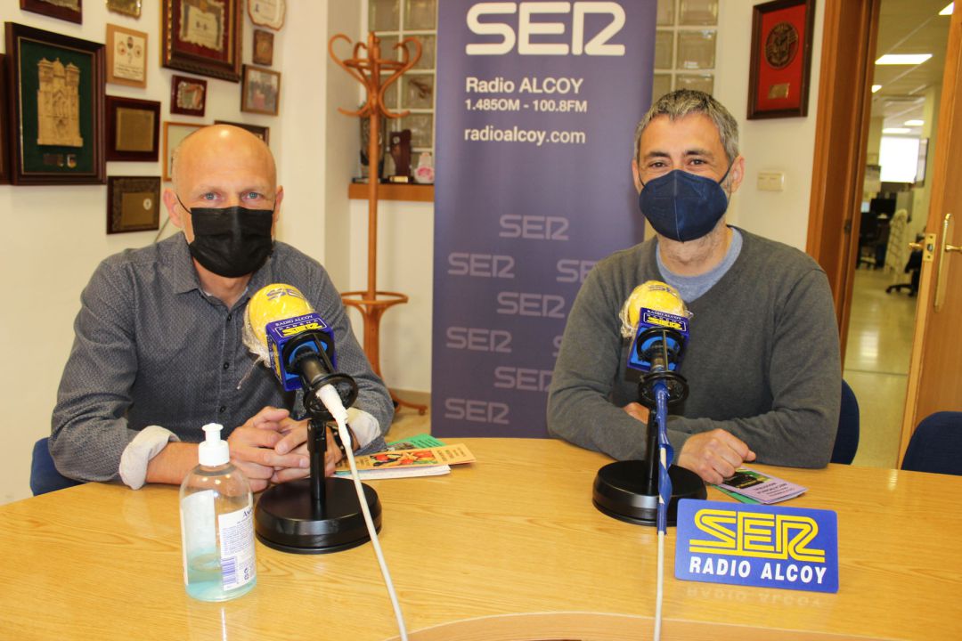 Jordi Albero y David López, en el estudio central de Radio Alcoy Jordi Albero y David López, en el estudio central de Radio Alcoy