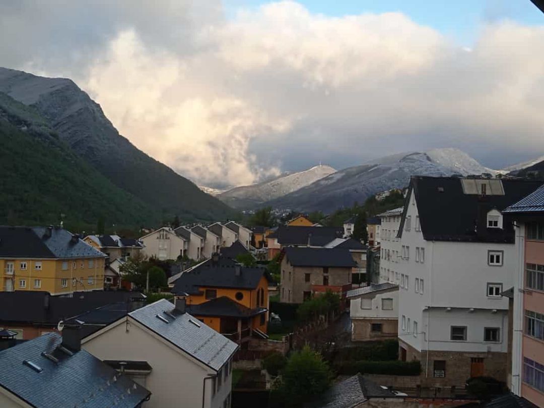 La nieve en las motañas en Laciana La nieve en las motañas en Laciana