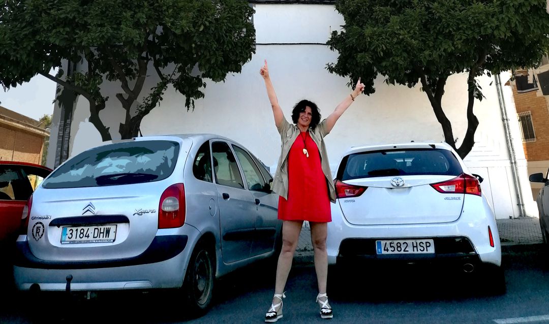 La artista romana Alexandra del Bene, ante uno de los bloques en los que pintará sus murales La artista romana Alexandra del Bene, ante uno de los bloques en los que pintará sus murales