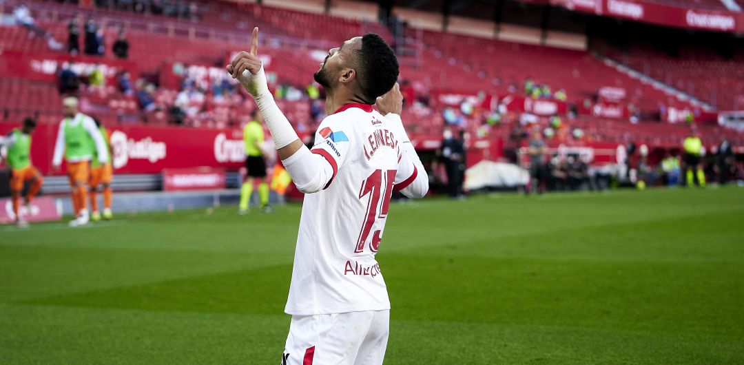 En-Nesyri celebra su gol ante el Valencia En-Nesyri celebra su gol ante el Valencia