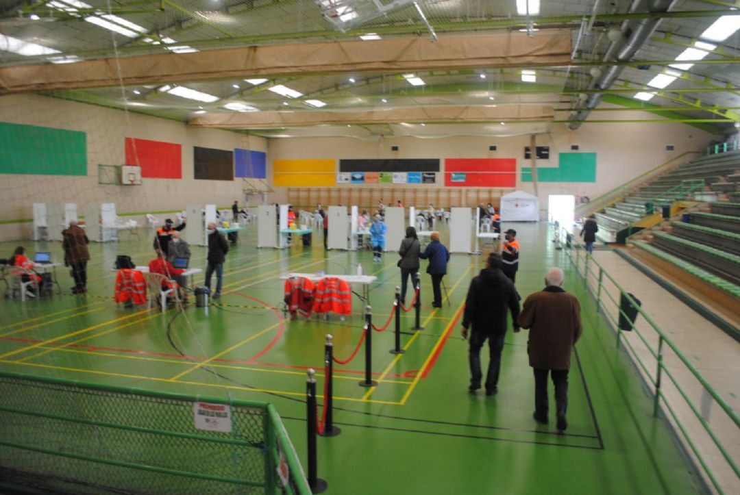 El Polideportivo Pablo Cáceres acoge las jornadas de vacunación en Medina del Campo El Polideportivo Pablo Cáceres acoge las jornadas de vacunación en Medina del Campo