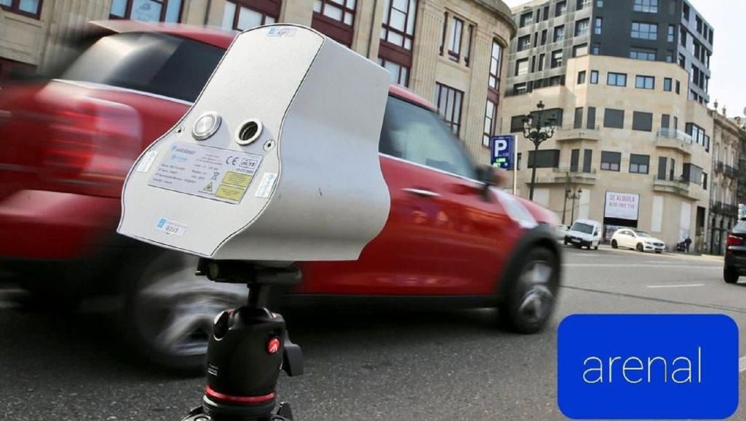 Fotografía de un radar móvil en Vigo que el gobierno local considera bulo al no ser actual Fotografía de un radar móvil en Vigo que el gobierno local considera bulo al no ser actual