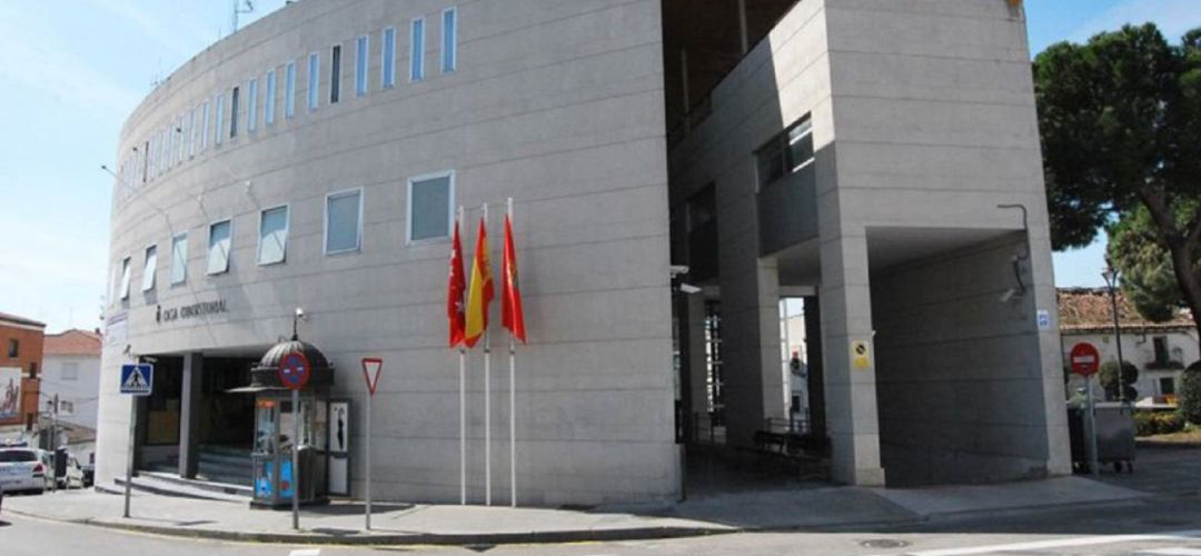 El PP de Parla denuncia edificios municipales sin alarma por falta de pago a la empresa que las mantiene y el gobierno local dice que se ha terminado el contrado y se hará otro. El PP de Parla denuncia edificios municipales sin alarma por falta de pago a la empresa que las mantiene y el gobierno local dice que se ha terminado el contrado y se hará otro.
