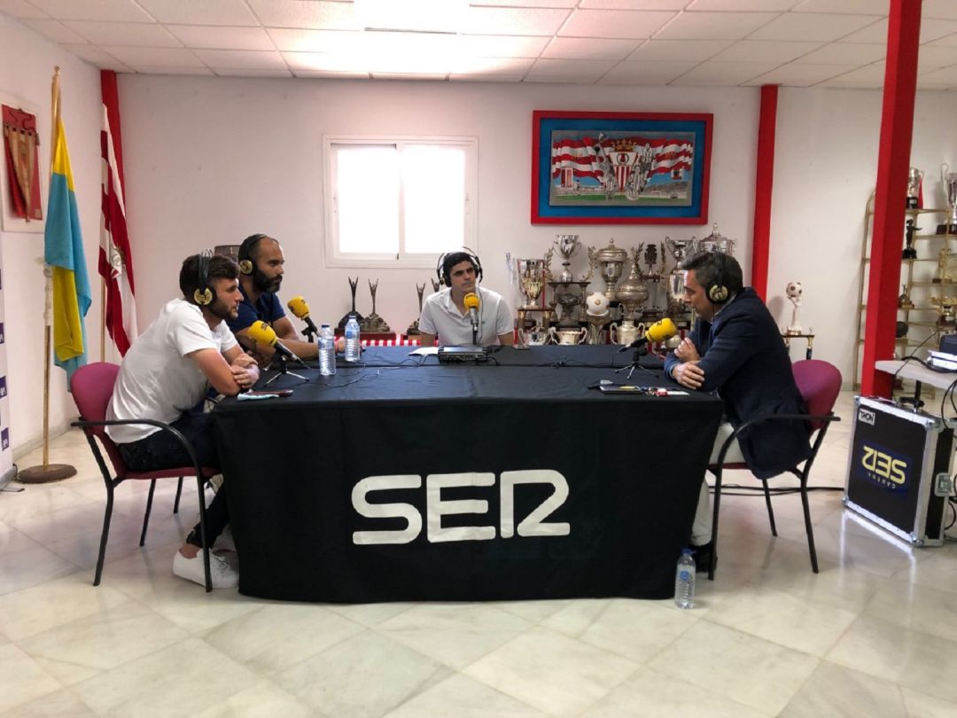 Un momento del programa. Un momento del programa.