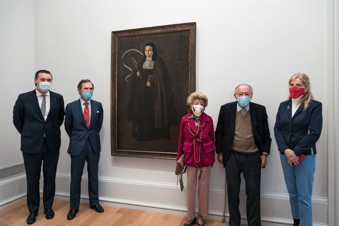 de izquierda a derecha: Miguel Zugaza, director del museo; Borja Baselga, director gerente de la Fundación Banco Santander; Carmen y Alejandro Fernández de Araoz, hijos de Carmen Marañón-Fernández de Araoz; y Patricia Arias, directora territorial País Vasco de Banco Santander y vocal del Patronato del museo. de izquierda a derecha: Miguel Zugaza, director del museo; Borja Baselga, director gerente de la Fundación Banco Santander; Carmen y Alejandro Fernández de Araoz, hijos de Carmen Marañón-Fernández de Araoz; y Patricia Arias, directora territorial País Vasco de Banco Santander y vocal del Patronato del museo.