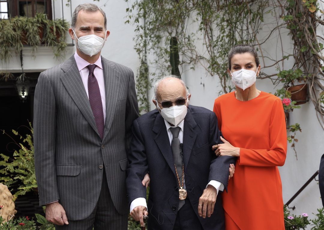Los Reyes de España con Francisco Brines en Oliva Los Reyes de España con Francisco Brines en Oliva